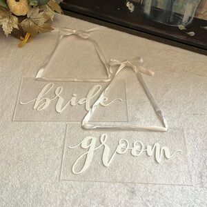 Set of 2 Plastic Bride and Groom Signs